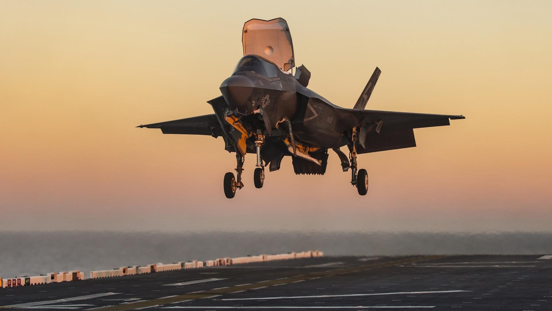 Kaiyun APP-乔治·巴尔：凭借他的精准判断，全黑队进攻和防守能够无缝对接